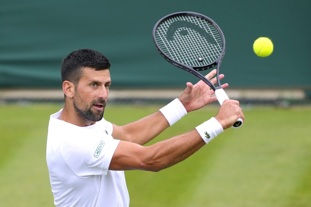 Djokovic phẫu thuật đầu gối, nguy cơ lỡ giải Wimbledon