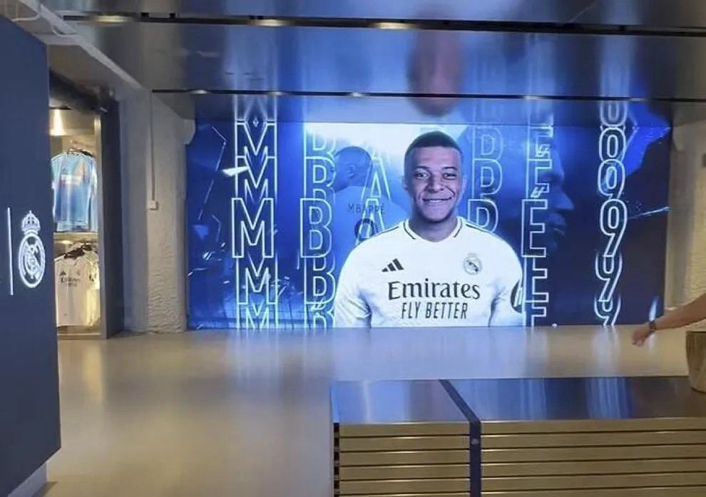 Thương hiệu Mbappe đã sớm gây cơn sốt tại Madrid. Ảnh: Marca