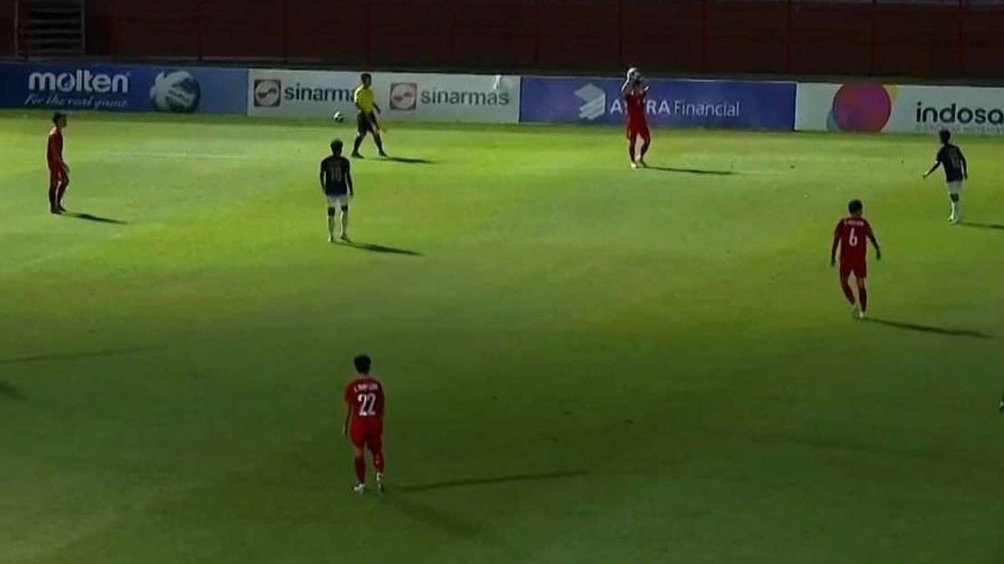 U19 Việt Nam đá trên sân thiếu ánh sáng trận gặp U19 Myanmar