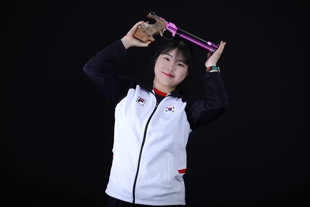 Oh Ye-jin năm nay mới chỉ 19 tuổi nhưng đã có huy chương vàng trong lần đầu dự Olympic. Ảnh: Liên đoàn bắn súng Hàn Quốc